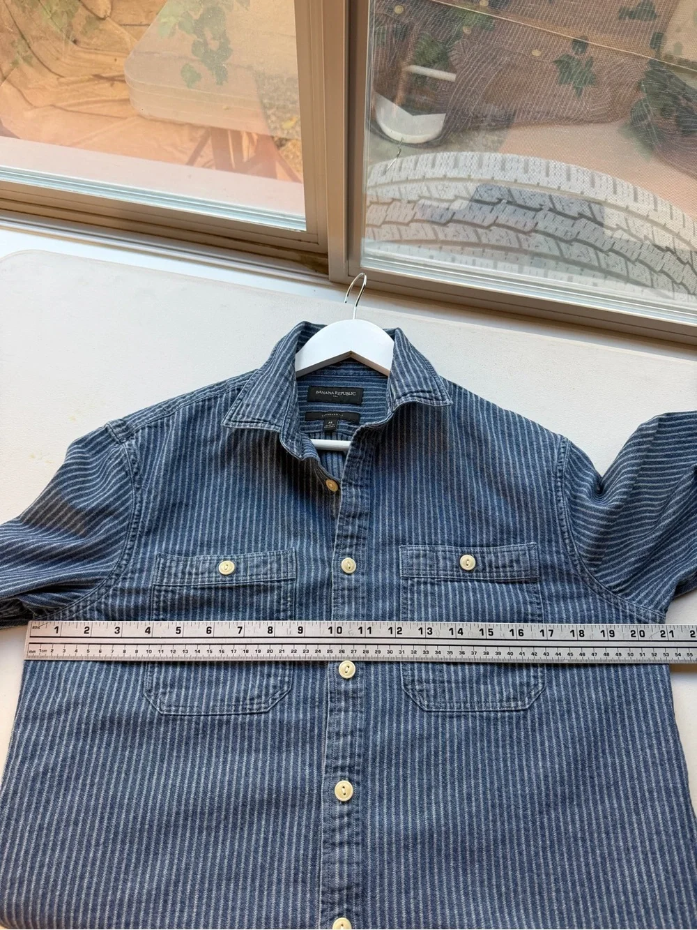 Banana Republic Denim Blue Pinstripe Chambray Button-Down Shirt M